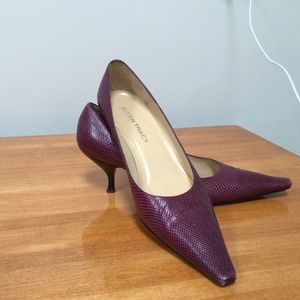 Ellen Tracy Kitten heels